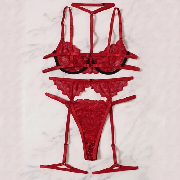Sexy Red Lace Lingerie Set - Picture 3 of 5
